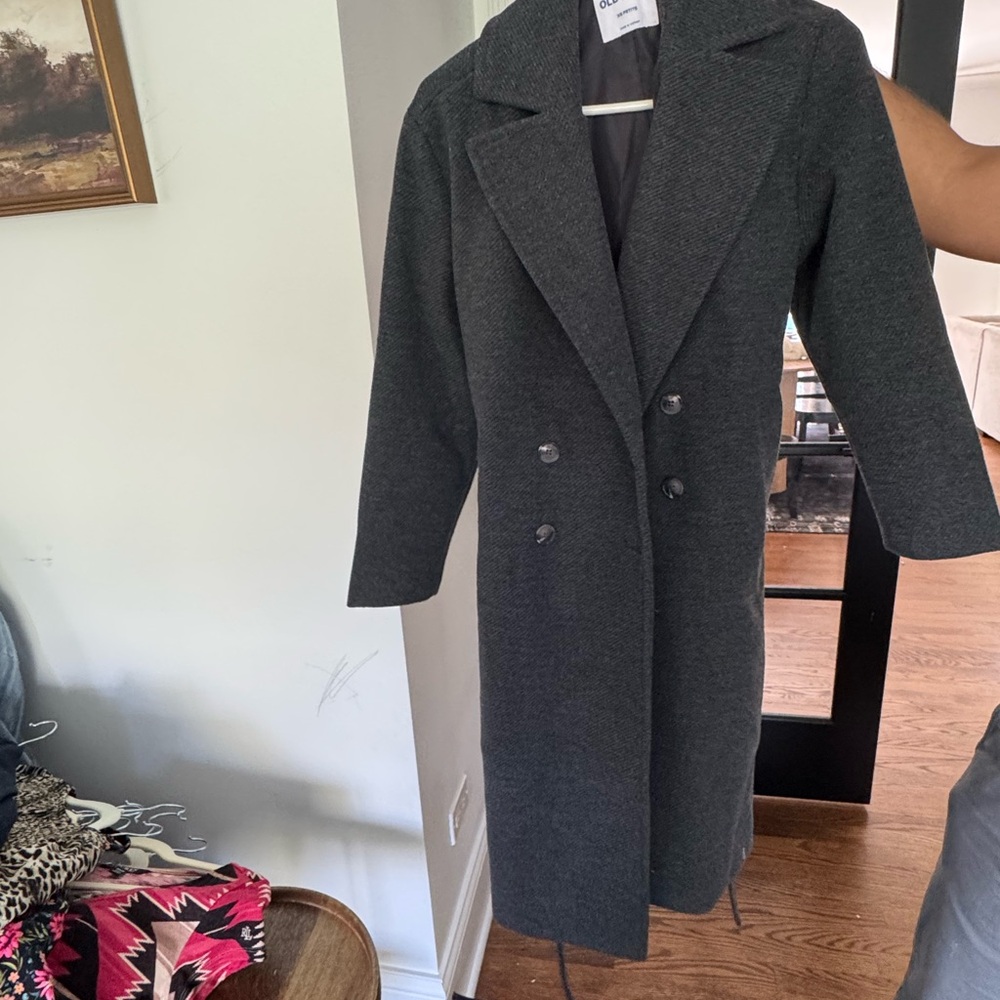 Elegant Gray Double-Breasted Women's Coat